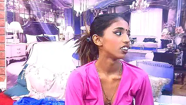 IndianSexySlender webcam