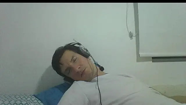 carliesexyman webcam