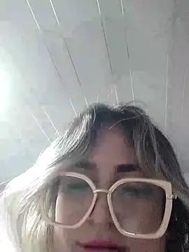 sexy_aurora_ourdoors webcam