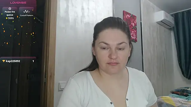 stacy_davice (F milf) - SHOW TITS