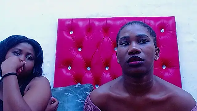 XSCARLETQUEENXX webcam