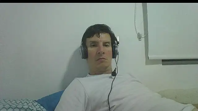 carliesexyman webcam