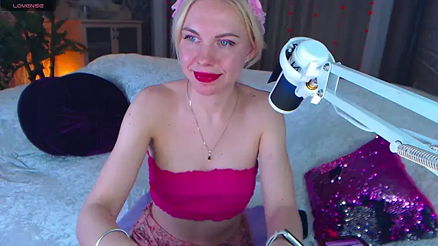 LiSinDoll webcam