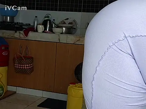 Horny_wifey254 webcam