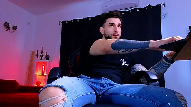 MightyAaron66 webcam