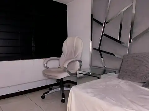 Mia_Scarlett18 webcam