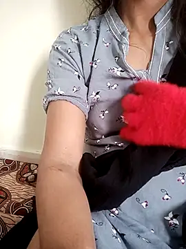 cute_sanaaya (F milf) - please help buy a laptop