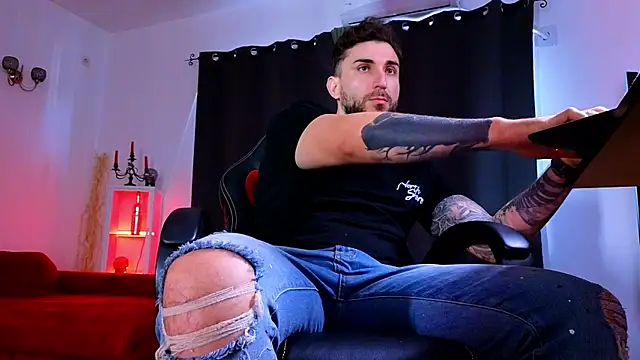 MightyAaron66 webcam