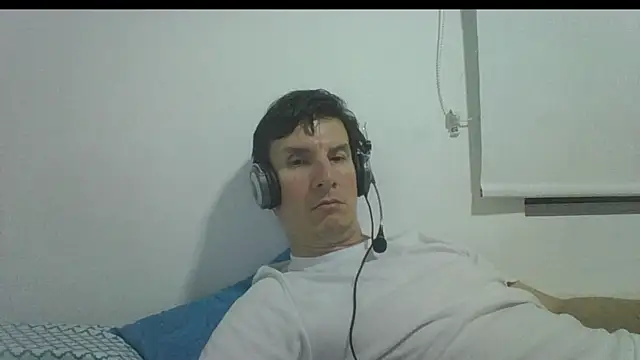 carliesexyman webcam