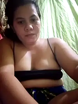 phoenix_1994 live cam screenshot female from Sex Land on Ufotopia – Live Cams & Video Chat