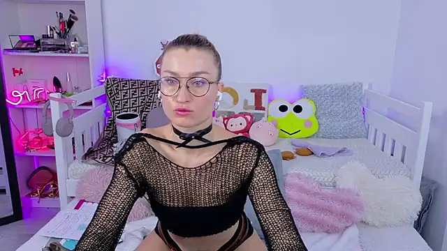 MysticRoxanne webcam