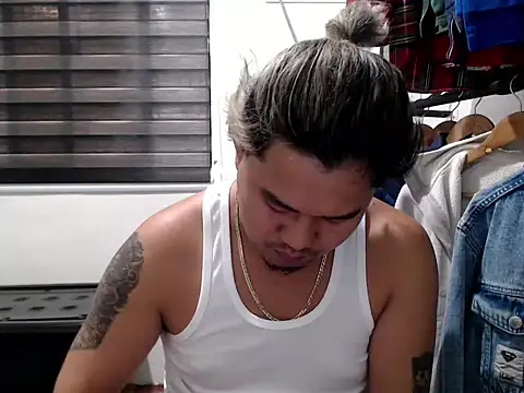 tastylicious_John19 webcam