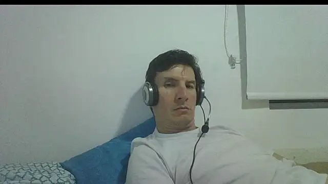 carliesexyman webcam