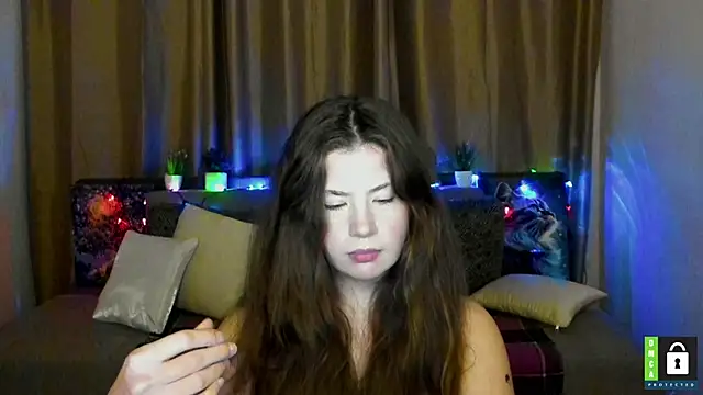 Alicia_redfollow webcam