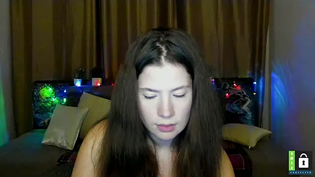 Alicia_redfollow webcam