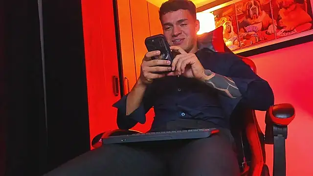 alpha_dominus_ (M young) - MM RELAXED AND FUN