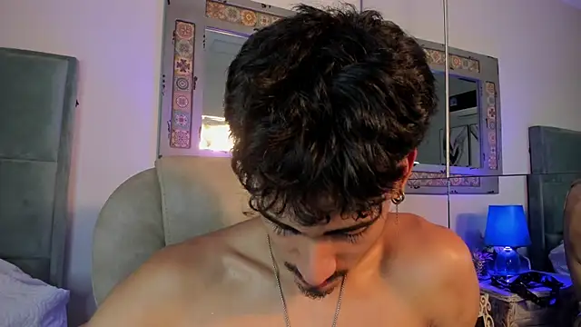 mr_strike (M twink) - show pre cum 🤤💦