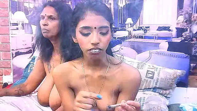 IndianSexySlender webcam
