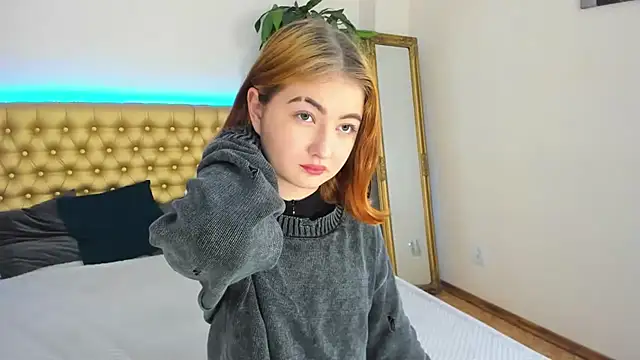 KristineGloww webcam