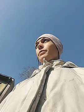 SheTheDeeevil webcam