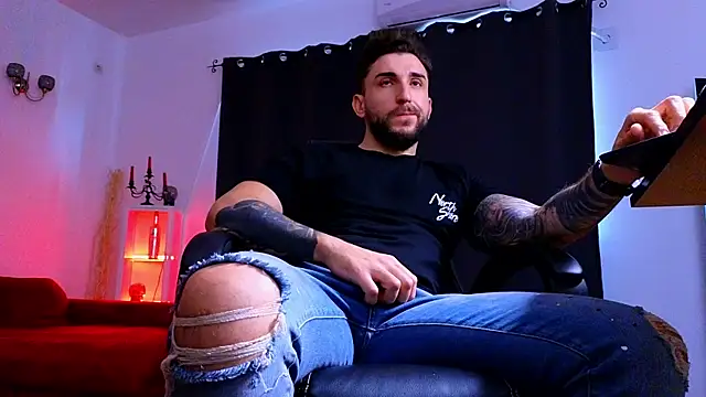 MightyAaron66 webcam