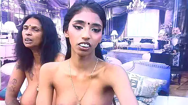 IndianSexySlender webcam