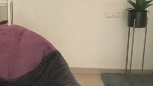 MakeMeAwareAah webcam