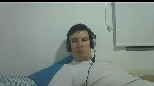 carliesexyman webcam