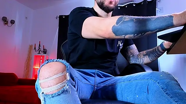 MightyAaron66 webcam