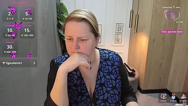 ScarlettSoft live cam screenshot female on LiveWebCameras – Live Webcams & Video Chat