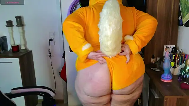 chrissiosaurus (F young) - HAPPY BIRTHDAY LITTLE DINO🦖