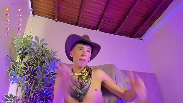 seab_trooy (M twink) - SPIT ON MY NIPPLES