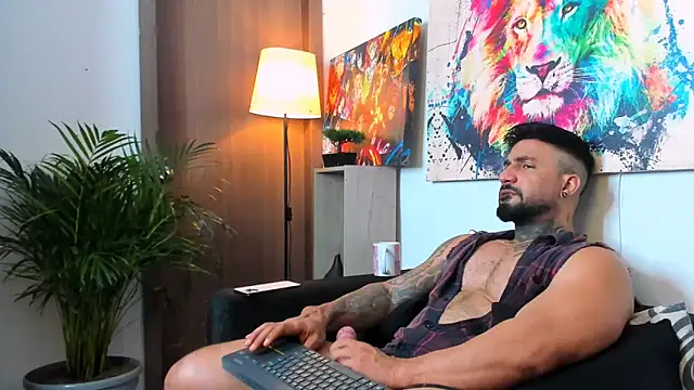 naugthy_dominant webcam