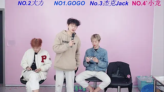 Beautifulboys-999 webcam