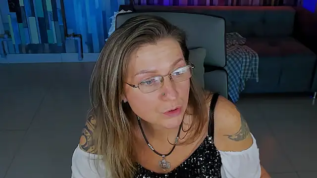 UmaSpace webcam stripchat model stream image