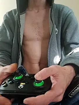 SinisterRefund webcam