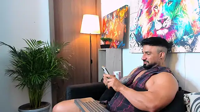 naugthy_dominant webcam