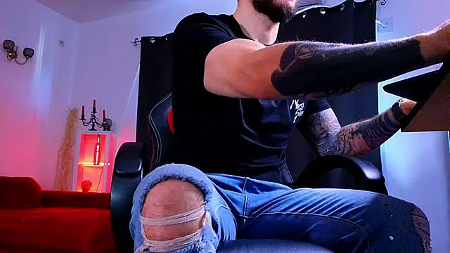 MightyAaron66 webcam