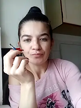 alinaalinutzq webcam