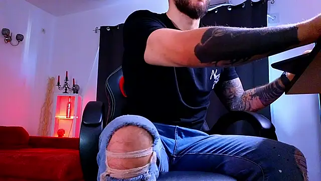 MightyAaron66 webcam