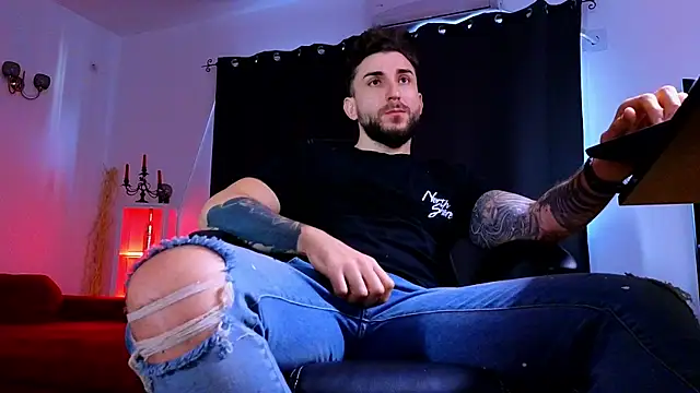 MightyAaron66 webcam