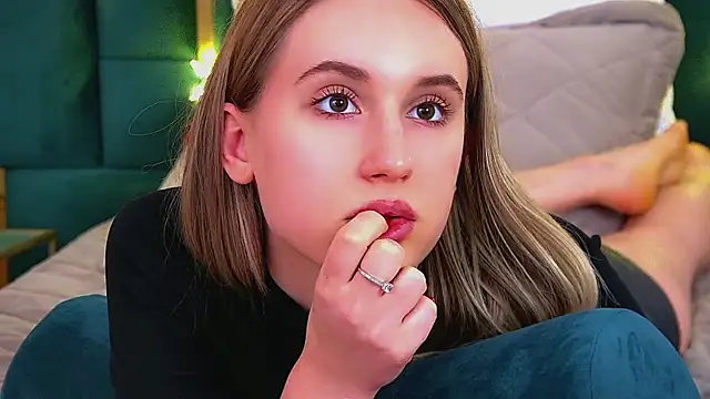 VictoriaHopsons webcam