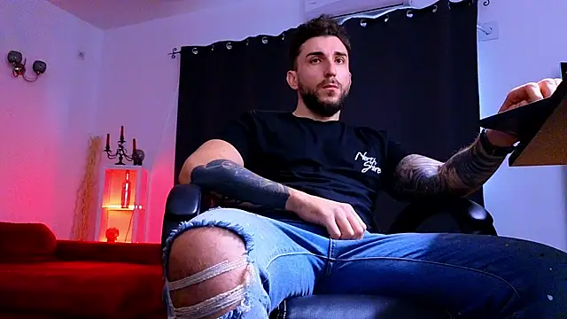 MightyAaron66 webcam