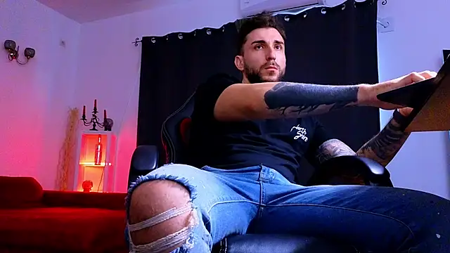 MightyAaron66 webcam