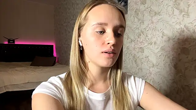 ElisabetLorney webcam