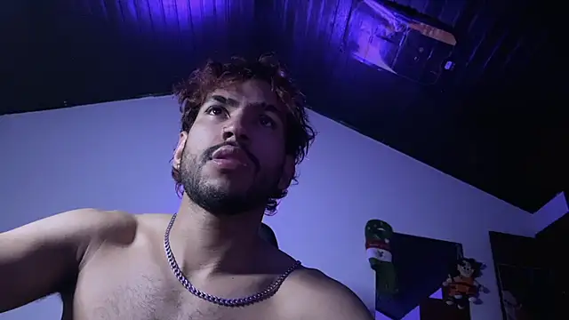 3v1l live cam screenshot male from Colombia on PornFZ – Fast Free Porn & Live Cams