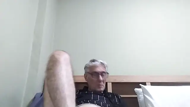 BIGUNCUTHARDCOCK webcam