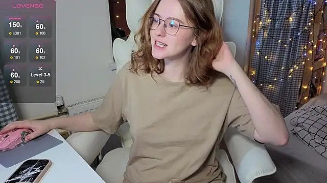 urstripchatgf webcam