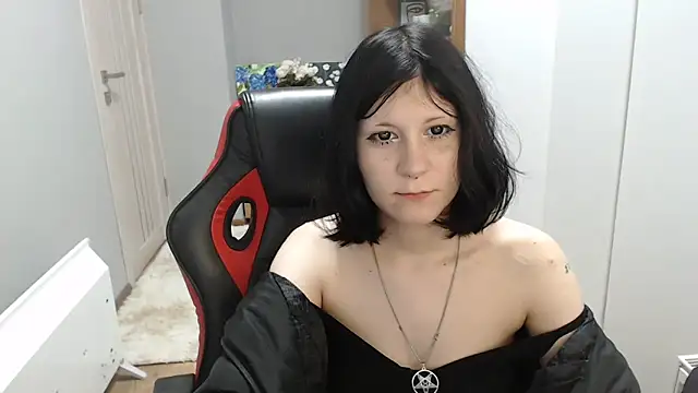 TinaQuiin webcam