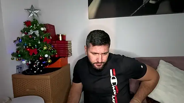 Gold_Alpha_Boy webcam